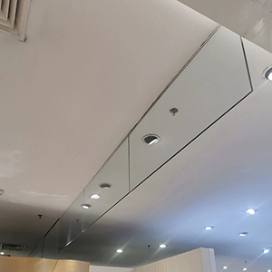 擋煙垂壁產品特點(圖1) 防火玻璃式擋煙垂壁.jpg